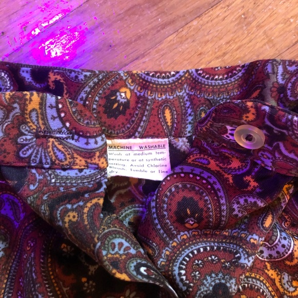 True Vintage Paisley Button Up Top - Picture 3 of 7